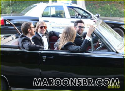 adam-levine-maroon-5-music-video-shoot-03.jpg