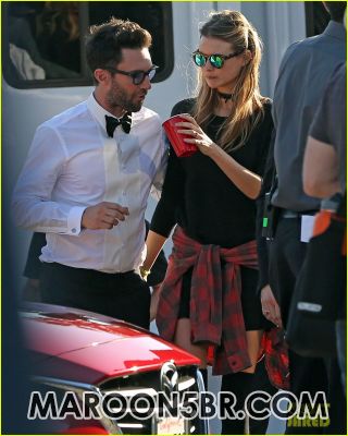 adam-levine-set-visit-behati-prinsloo-04.JPG